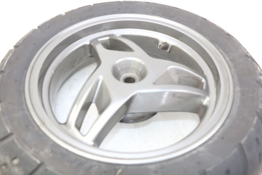 photo de LLANTA TRASERA SYM JET EURO X 2T 50 (2003 - 2007) - Primer plano técnico