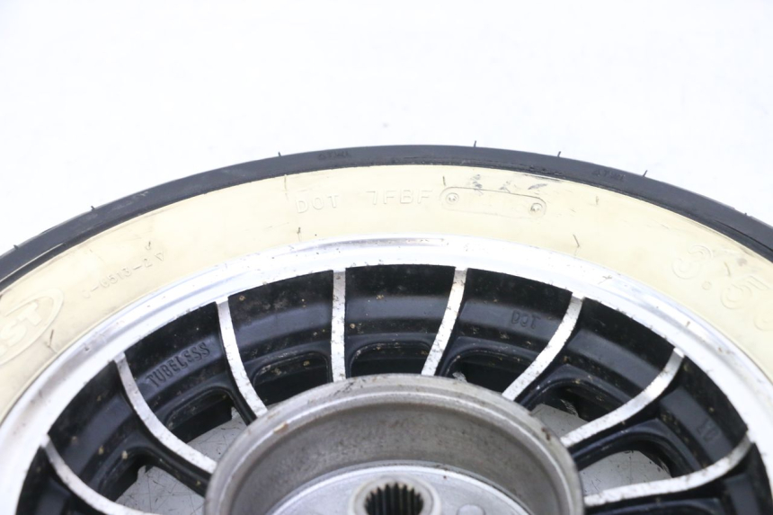 photo de LLANTA TRASERA JM MOTORS VX 125 (2022 - 2025) - Zoom sobre los componentes