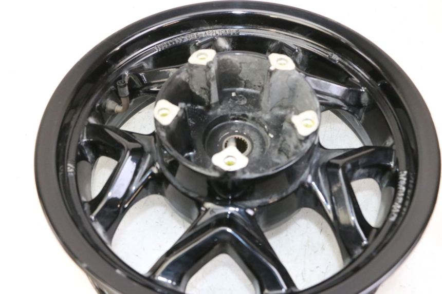 photo de LLANTA TRASERA SYM JOYMAX 125 (2010 - 2017) - Zoom sobre los componentes