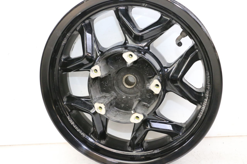 photo de LLANTA TRASERA SYM JOYMAX 125 (2010 - 2017) - Detalles de los puntos de fijación