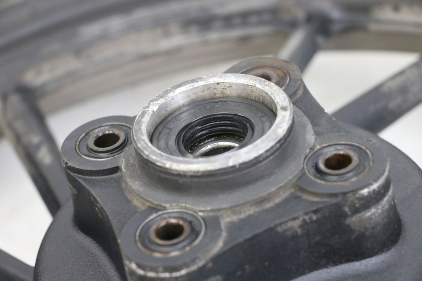 photo de LLANTA TRASERA KYMCO K-PW K-PIPE 50 (2012 - 2017) - Detalle de la pieza