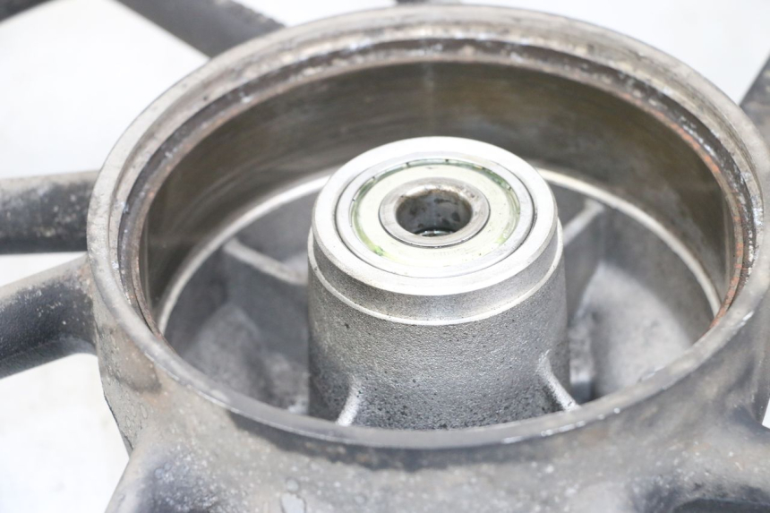 photo de LLANTA TRASERA KYMCO K-PW K-PIPE 50 (2012 - 2017) - Estado de la superficie y material