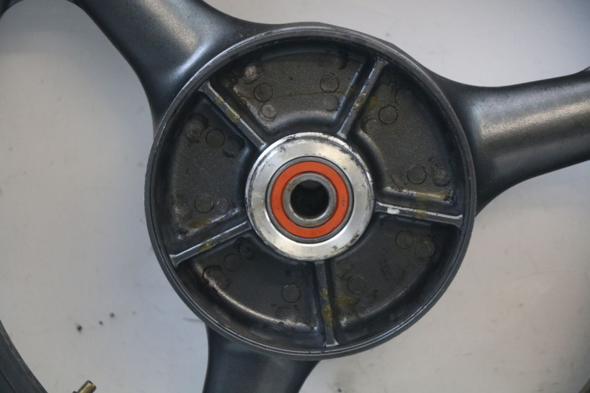 photo de LLANTA TRASERA KAWASAKI ZR7 ZR-7 S 750 (1999 - 2004) - Primer plano técnico