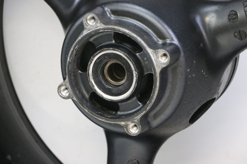 photo de LLANTA TRASERA KAWASAKI ZR7 ZR-7 S 750 (1999 - 2004) - Inspección visual detallada