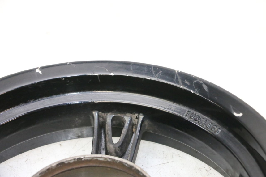 photo de LLANTA TRASERA PEUGEOT KISBEE 2T 50 (2010 - 2017) - Detalles de los puntos de fijación