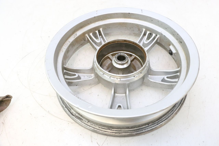 photo de LLANTA TRASERA PEUGEOT KISBEE 2T 50 (2010 - 2017) - Marcados y referencias originales