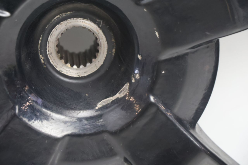 photo de LLANTA TRASERA PEUGEOT KISBEE 2T 50 (2010 - 2017) - Primer plano técnico