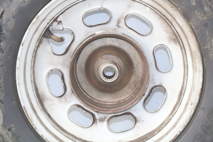 photo de LLANTA TRASERA PEUGEOT KISBEE 4T 50 (2010 - 2017) - Estado de la superficie y material