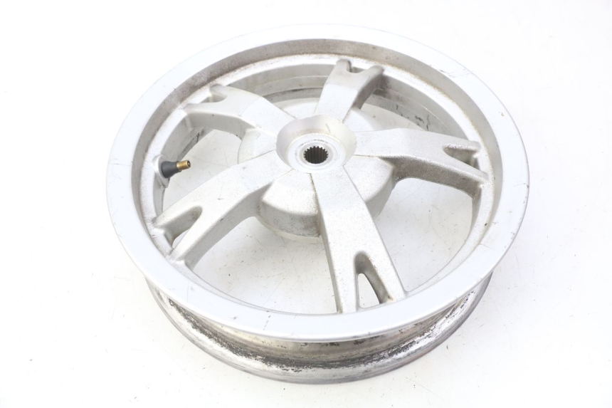 photo de LLANTA TRASERA PEUGEOT KISBEE 4T 50 (2018 - 2022) - Estado de la superficie y material