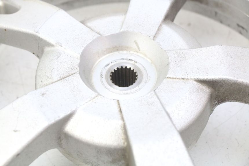 photo de LLANTA TRASERA PEUGEOT KISBEE 4T 50 (2018 - 2022) - Recambio usado revisado