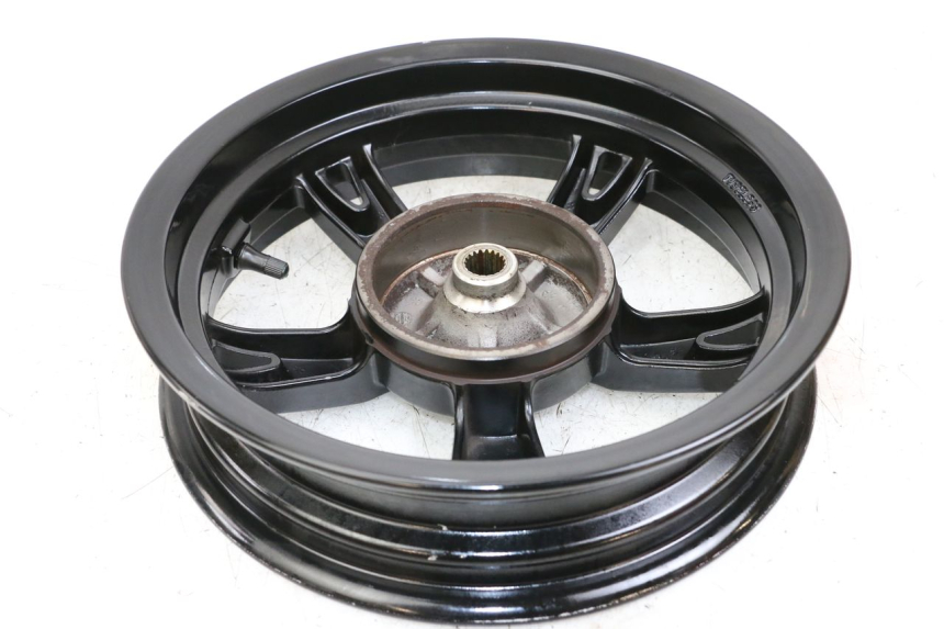 photo de LLANTA TRASERA PEUGEOT KISBEE 4T 50 (2018 - 2022) - Características distintivas