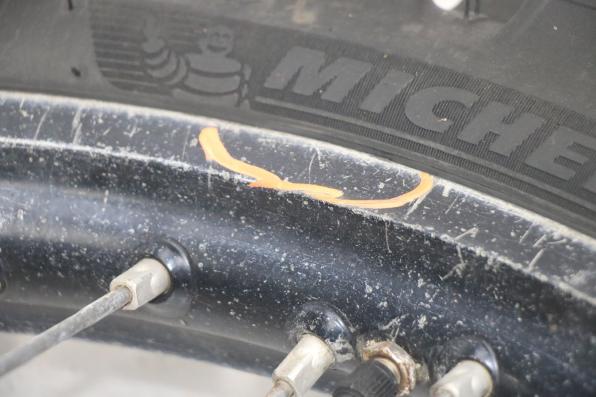 photo de LLANTA TRASERA KAWASAKI KXF KX-F 250 (2012 - 2014) - Primer plano técnico