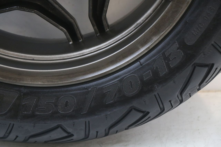 photo de LLANTA TRASERA KYMCO X-TOWN XTOWN 125 (2016 - 2021) - Primer plano de alta resolución