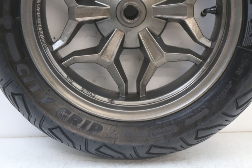 photo de LLANTA TRASERA KYMCO X-TOWN XTOWN 125 (2016 - 2021) - Primer plano técnico