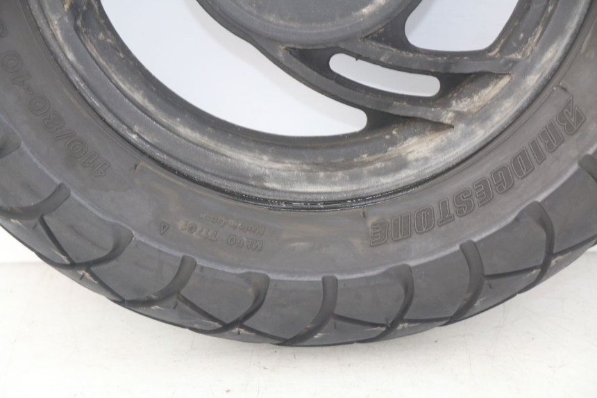 photo de LLANTA TRASERA VENESI LOWIGI RETRO JJ50QT-3 50 (2020 - 2022) - Otra vista del artículo