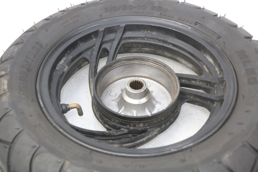 photo de LLANTA TRASERA VENESI LOWIGI RETRO JJ50QT-3 50 (2020 - 2022) - Primer plano técnico