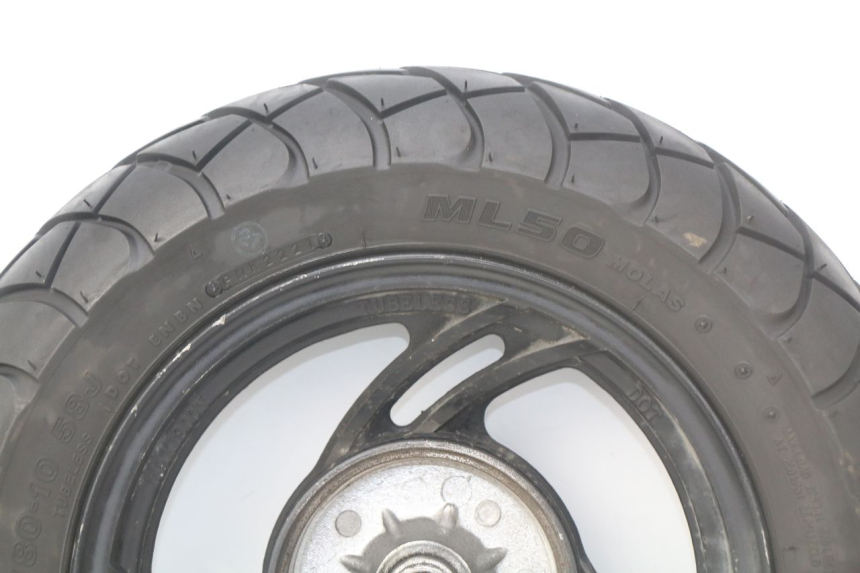 photo de LLANTA TRASERA VENESI LOWIGI RETRO JJ50QT-3 50 (2020 - 2022) - Estado de la superficie y material