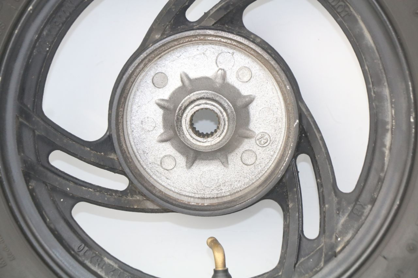 photo de LLANTA TRASERA VENESI LOWIGI RETRO JJ50QT-3 50 (2020 - 2022) - Recambio usado revisado