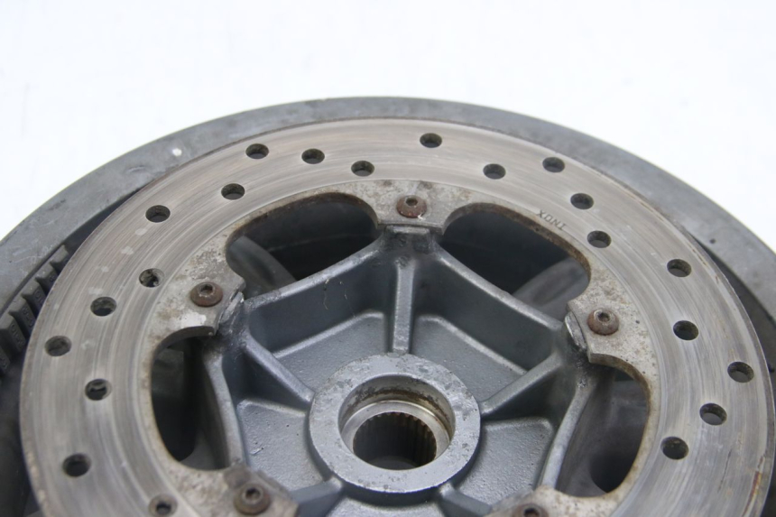 photo de LLANTA TRASERA PIAGGIO MP3 125 (2006 - 2014) - Enfoque en la estructura