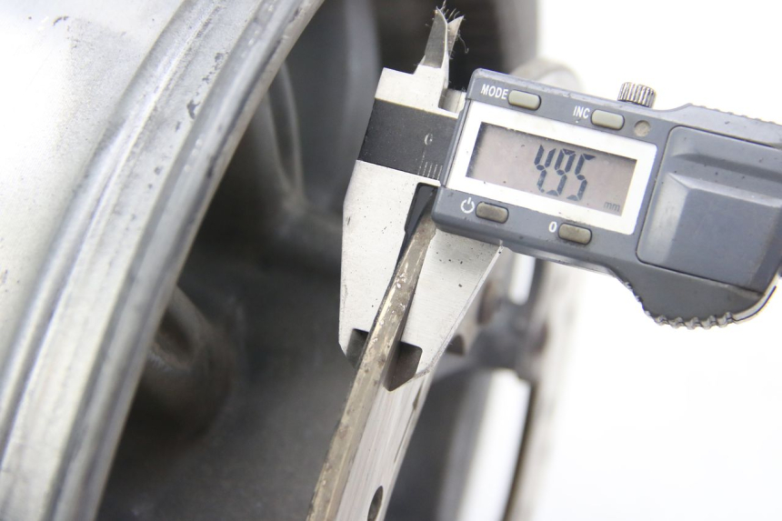 photo de LLANTA TRASERA PIAGGIO MP3 125 (2006 - 2014) - Otra perspectiva