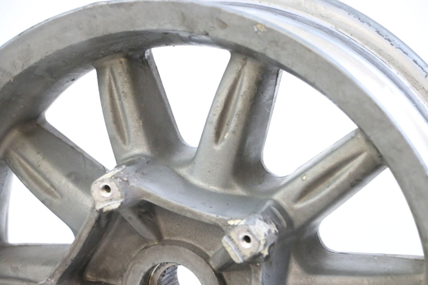 photo de LLANTA TRASERA PIAGGIO MP3 125 (2006 - 2014) - Zoom sobre los componentes