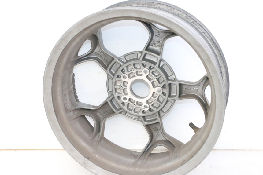 photo de LLANTA TRASERA PIAGGIO MP3 500 (2014 - 2017) - Detalles de los puntos de fijación