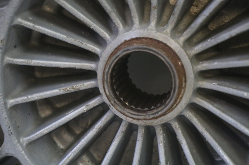 photo de LLANTA TRASERA PIAGGIO MP3 RL 250 (2006 - 2010) - Características distintivas