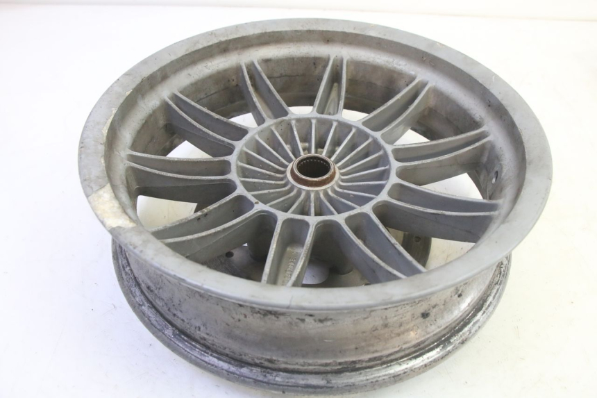 photo de LLANTA TRASERA PIAGGIO MP3 RL 250 (2006 - 2010) - Zoom sobre los componentes