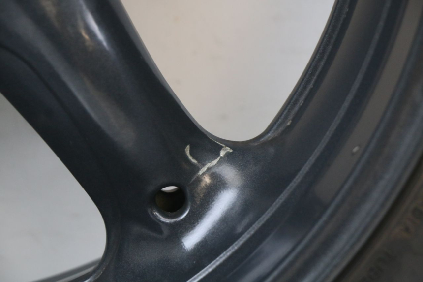 photo de LLANTA TRASERA MOTO GUZZI NORGE 8V GT 1200 (2011 - 2016) - Primer plano de alta resolución