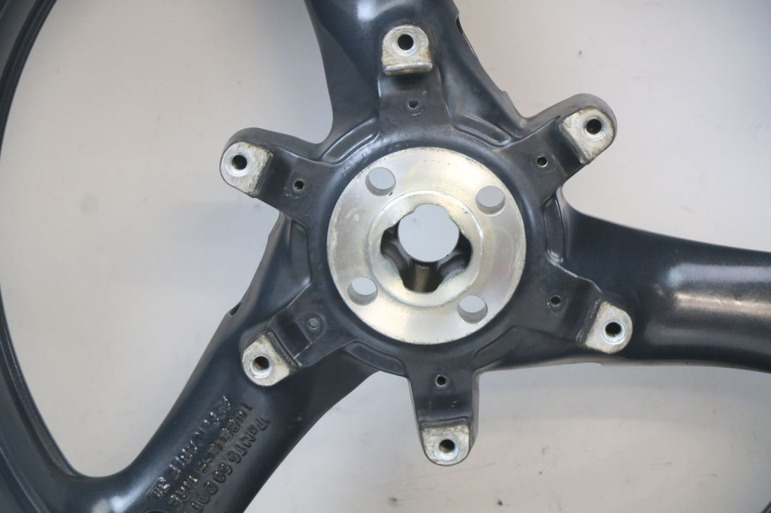 photo de LLANTA TRASERA MOTO GUZZI NORGE 8V GT 1200 (2011 - 2016) - Primer plano técnico