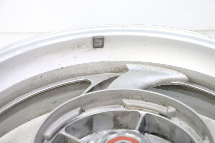 photo de LLANTA TRASERA HONDA NTV DEAUVILLE 650 (2001 - 2006) - Primer plano técnico