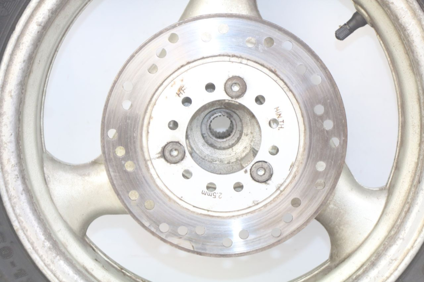 photo de LLANTA TRASERA SELECT UP OCTALIS 125 (2007 - 2012) - Primer plano de alta resolución