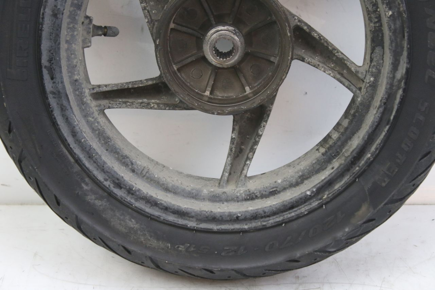 photo de LLANTA TRASERA SYM ORBIT 2 4T 50 (2008 - 2017) - Características distintivas