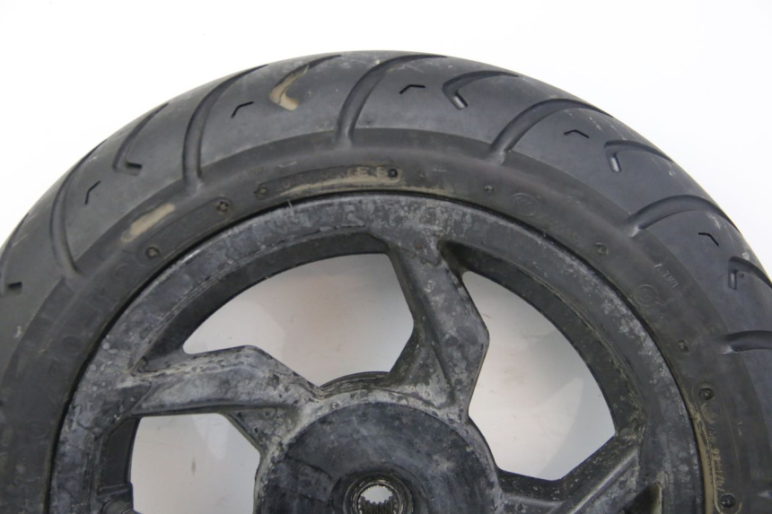 photo de LLANTA TRASERA SYM ORBIT III 3 4T 50 (2021 - 2025) - Zoom sobre los componentes