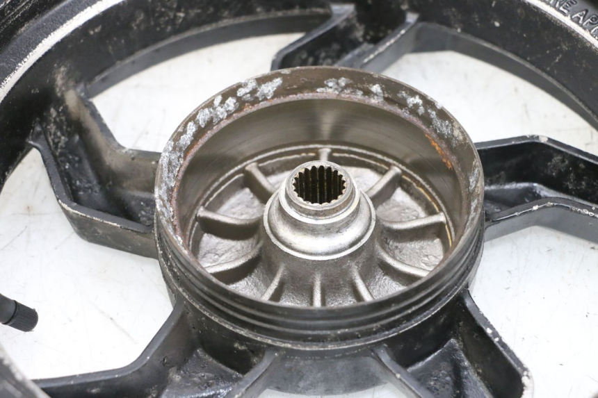 photo de LLANTA TRASERA SYM ORBIT III 3 4T 50 (2018 - 2021) - Zoom estado de uso