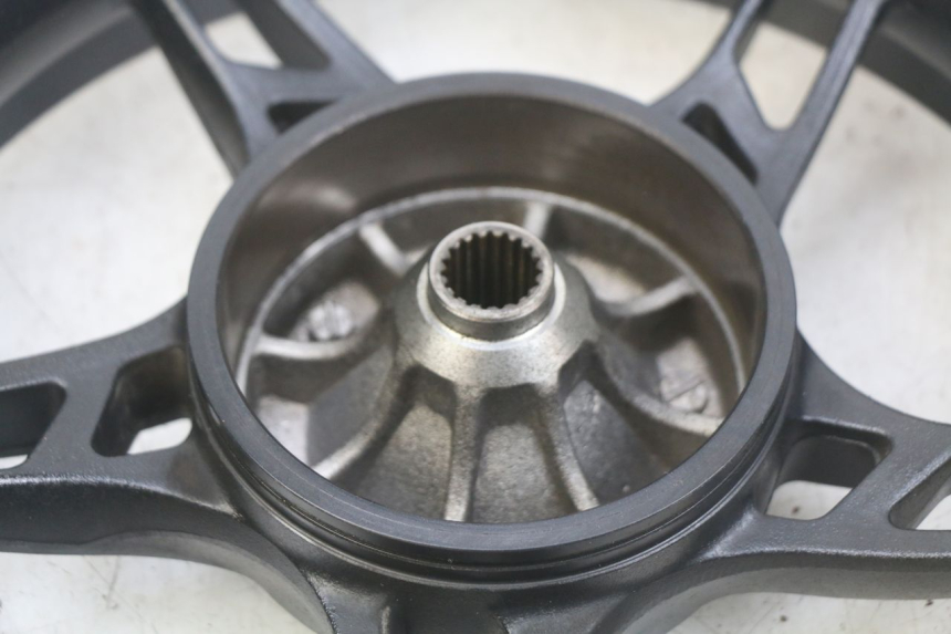 photo de LLANTA TRASERA KSR PANDORA 4T 50 (2018 - 2023) - Zoom sobre los componentes