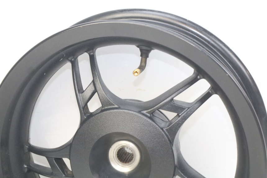 photo de LLANTA TRASERA KSR PANDORA 4T 50 (2018 - 2023) - Primer plano técnico