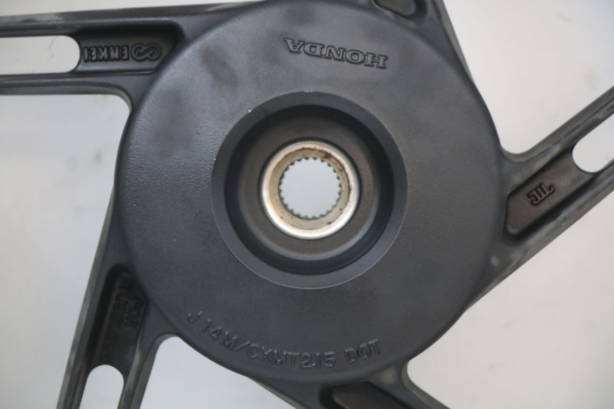 photo de LLANTA TRASERA HONDA PCX (JF28) 125 (2009 - 2011) - Otra perspectiva