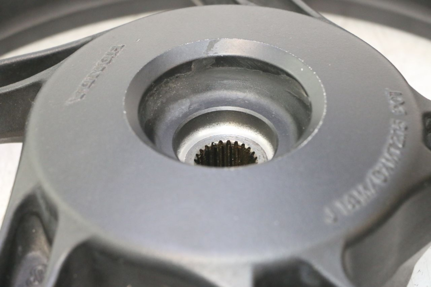 photo de LLANTA TRASERA HONDA PCX (JF28) 125 (2009 - 2011) - Otra vista del artículo