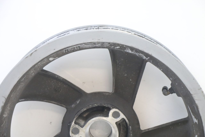 photo de LLANTA TRASERA PEUGEOT CITYSTAR 50 (2013 - 2017) - Detalles de los puntos de fijación