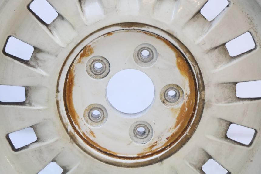 photo de LLANTA TRASERA PEUGEOT DJANGO 125 (2014 - 2017) - Primer plano técnico