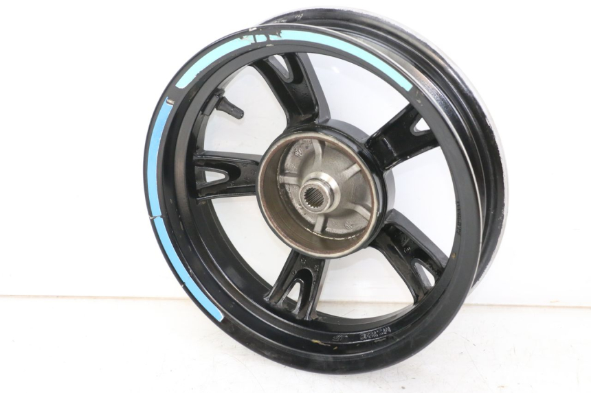 photo de LLANTA TRASERA PEUGEOT STREETZONE 4T 50 (2018 - 2023) - Detalle de la pieza