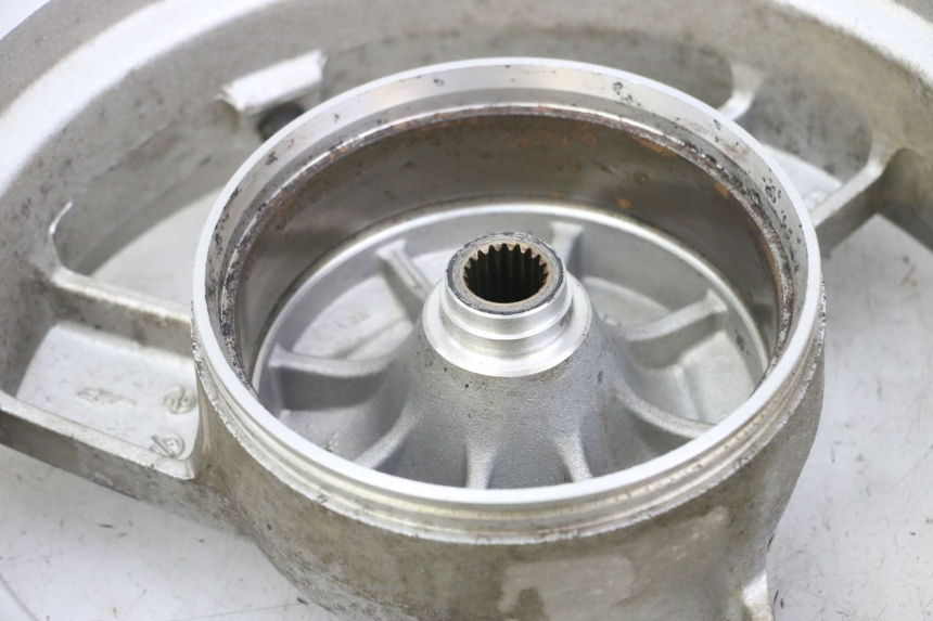 photo de LLANTA TRASERA PEUGEOT VIVACITY 125 (2010 - 2017) - Características distintivas