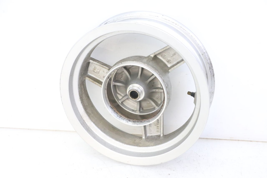 photo de LLANTA TRASERA PEUGEOT VIVACITY 125 (2010 - 2017) - Primer plano técnico