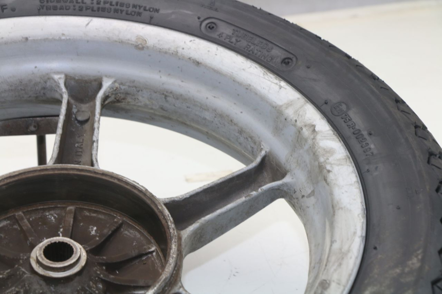 photo de LLANTA TRASERA PIAGGIO LIBERTY 2T 50 (2009 - 2013) - Zoom estado de uso