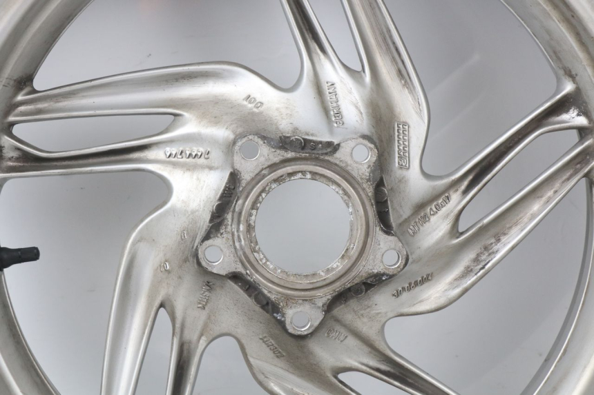 photo de LLANTA TRASERA BMW R GS 1200 (2005 - 2007) - Detalles de los puntos de fijación