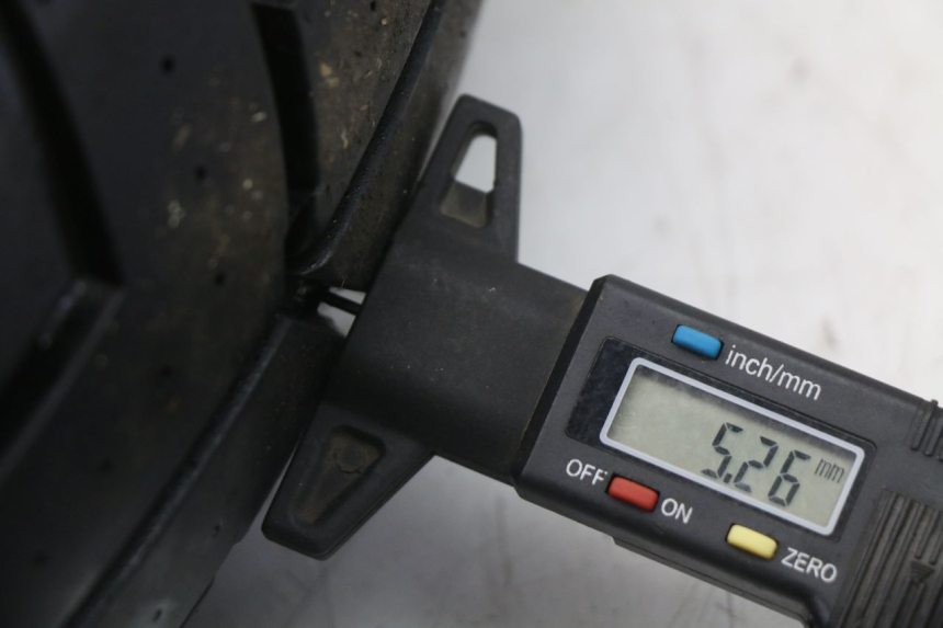 photo de LLANTA TRASERA REGAL RAPTOR RAXTER 2 125 (2007 - 2015) - Primer plano de alta resolución