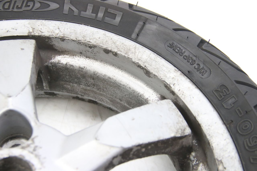 photo de LLANTA TRASERA PEUGEOT SATELIS COMPRESSOR K15 125 (2006 - 2009) - Detalles de los puntos de fijación