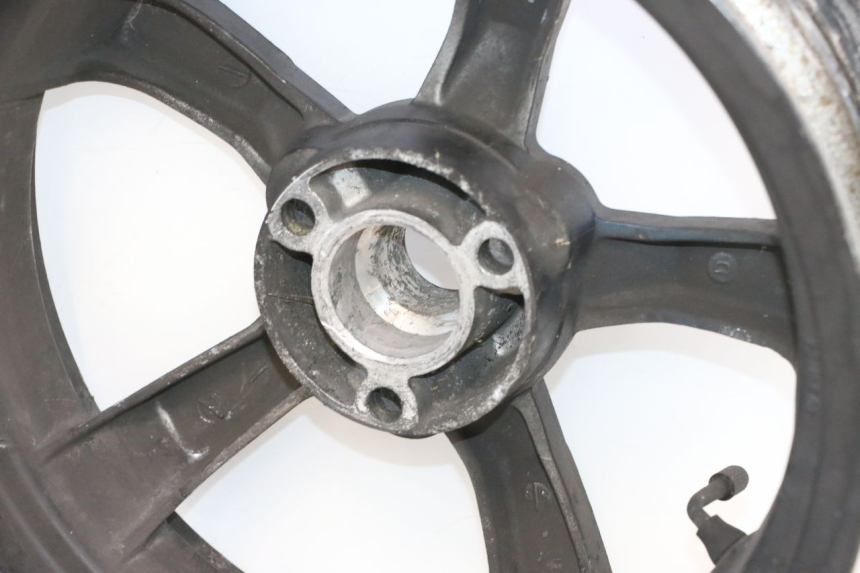 photo de LLANTA TRASERA PEUGEOT SATELIS COMPRESSOR K15 125 (2006 - 2009) - Estado de la superficie y material