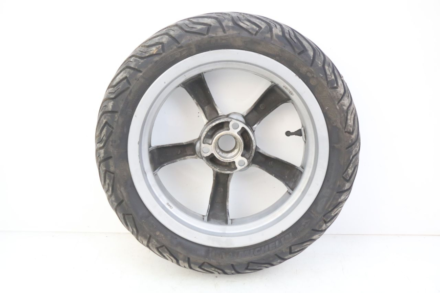 photo de LLANTA TRASERA PEUGEOT SATELIS 125 (2010 - 2012) - Primer plano técnico